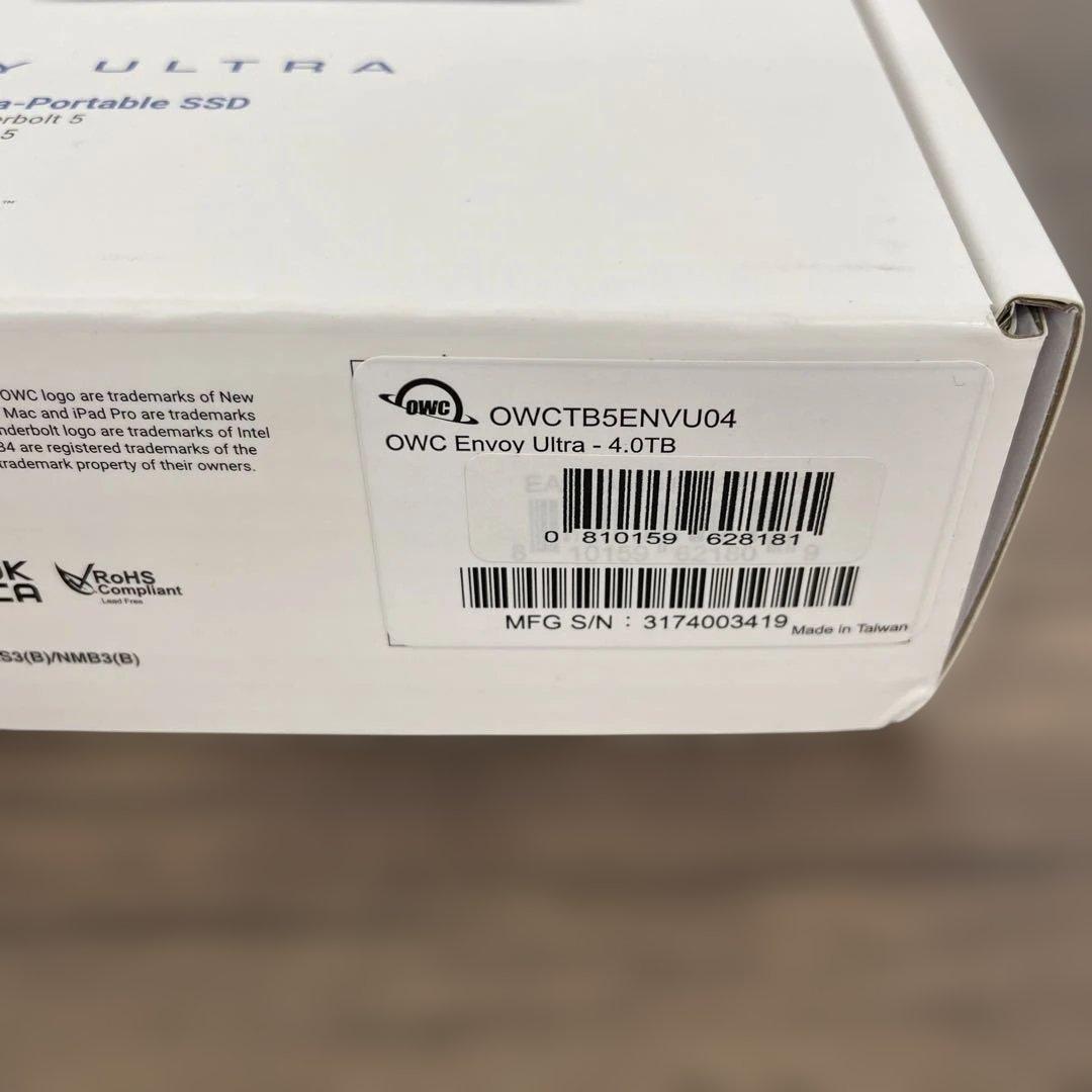 12188 Envoy UltraThunderbolt 5外付けSSD4TB