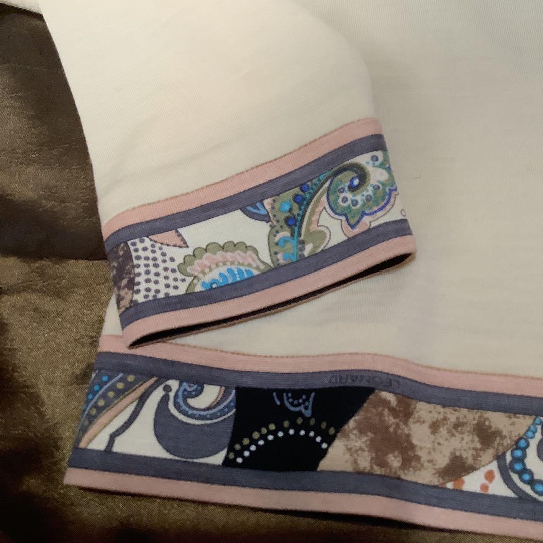 レオナール　長袖クリーム色トップス