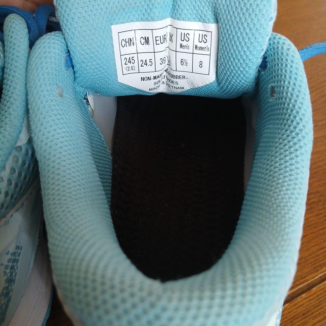 「美品」YONEX バドミントンシューズ 　　24.5cm 水色