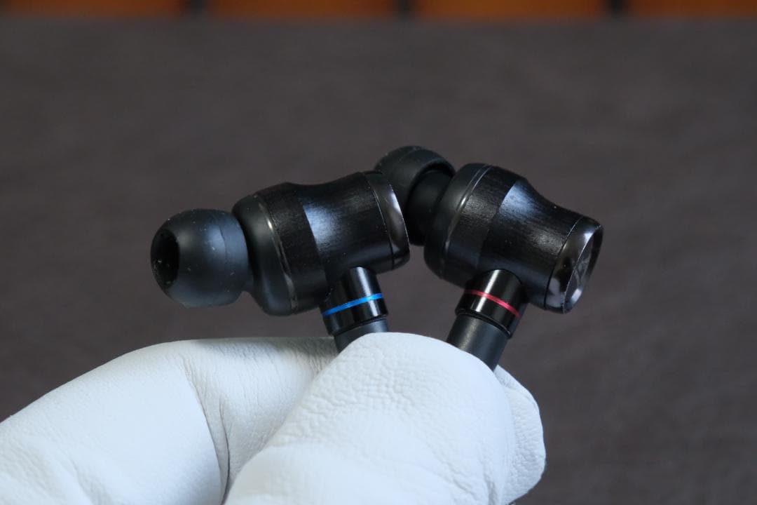 Victor HA-FW1500 WOODシリーズ 密閉型イヤホン ハイレゾ対応