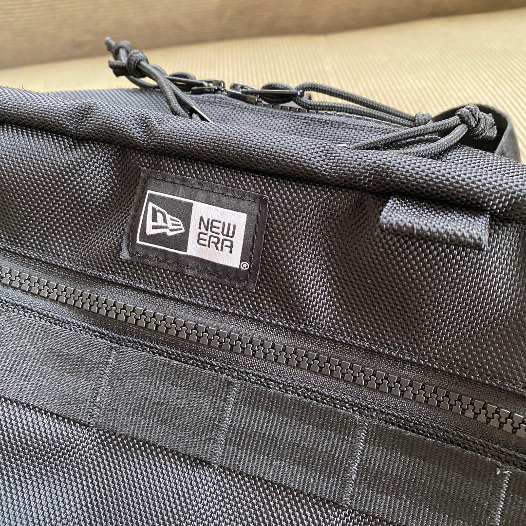 美品 ニューエラ マリークワント スクエア ボディバッグ ブラック マリクワ