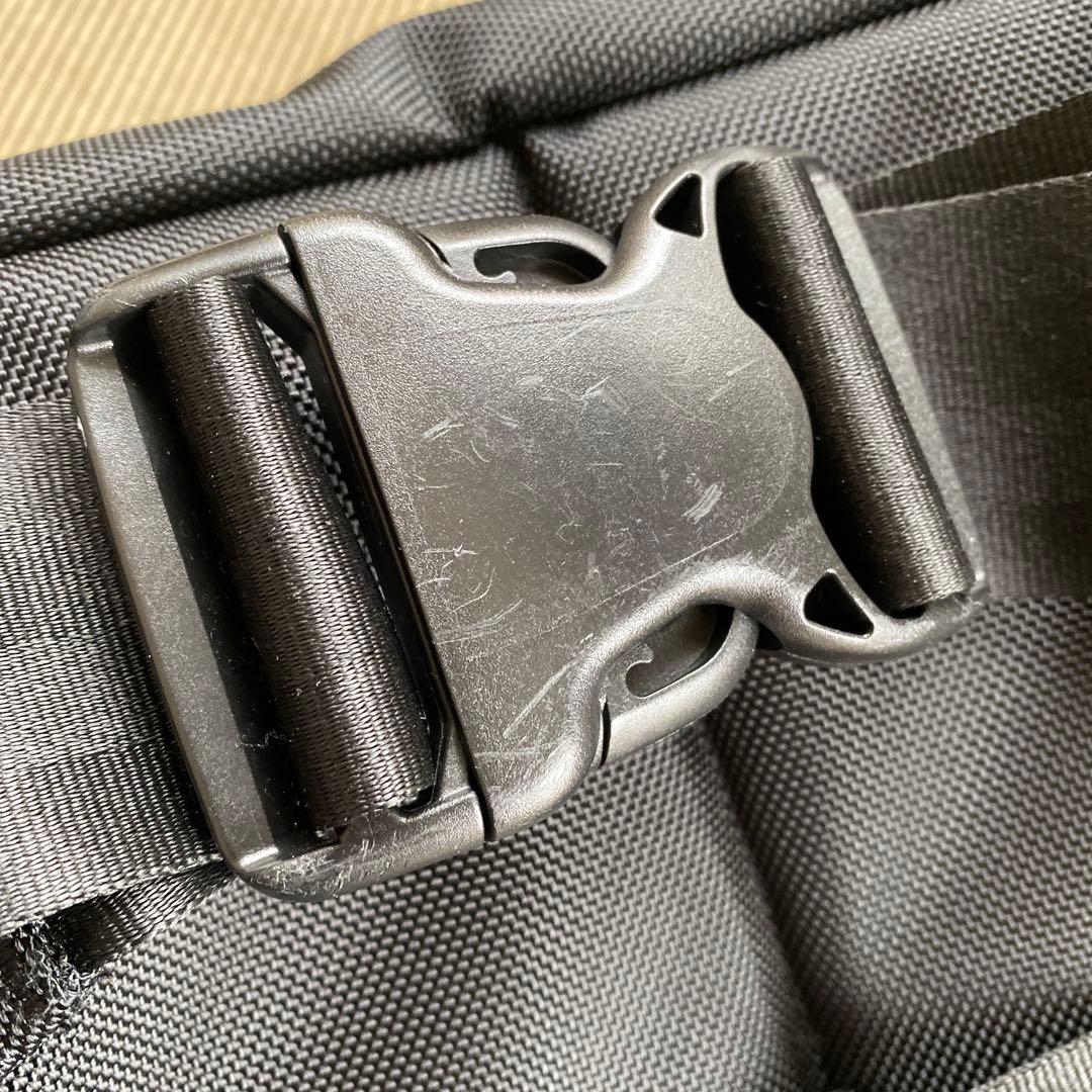 美品 ニューエラ マリークワント スクエア ボディバッグ ブラック マリクワ