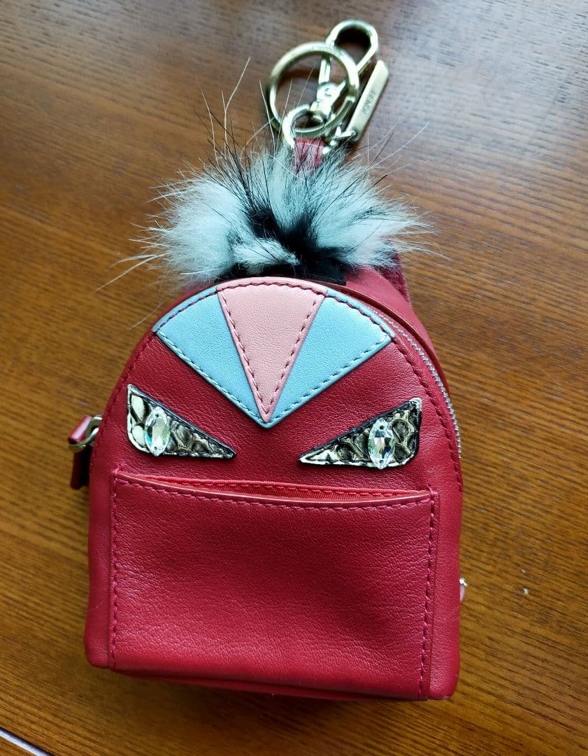フェンディ　FENDI バグズモンスター　バッグチャーム リュック　赤