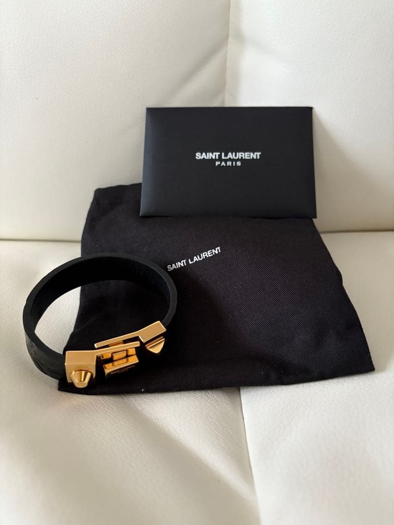 SAINT LAURENT 黒レザー バングル