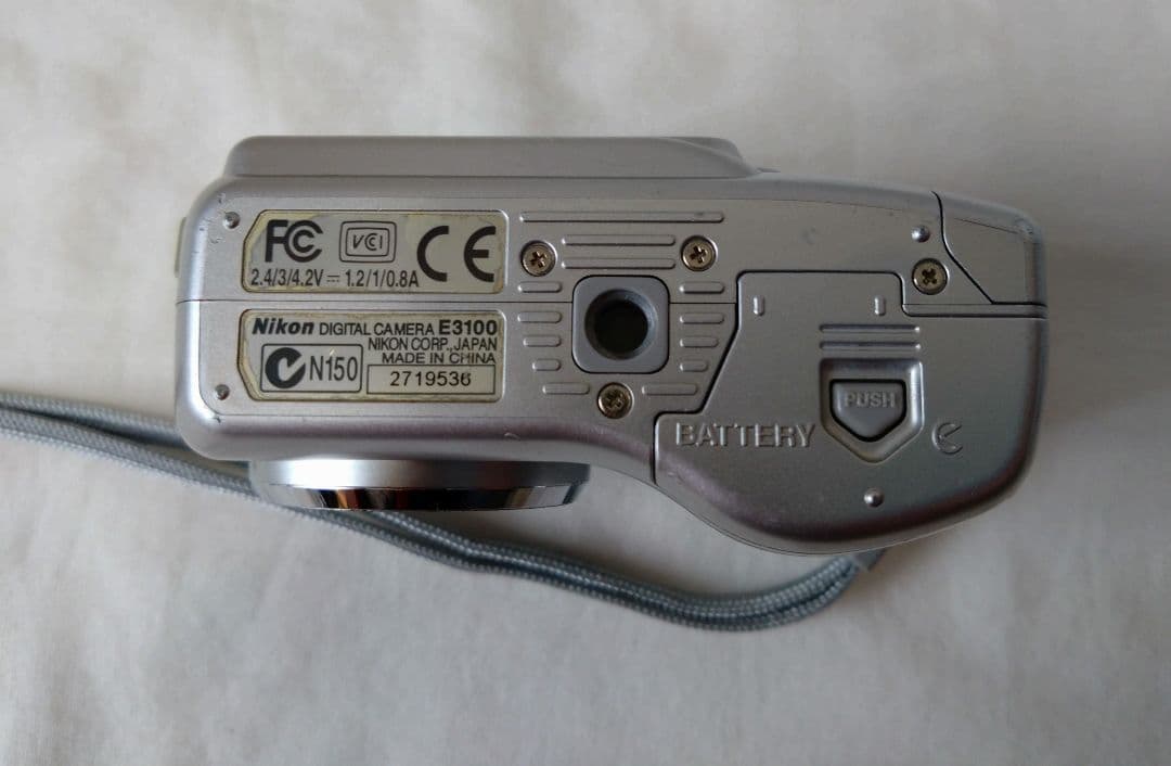 デジカメ NIKON COOLPIX 3100 付属品付き