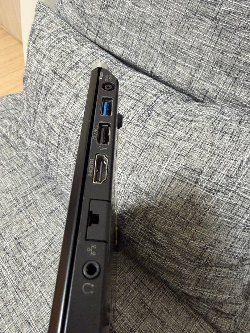 Sony VAIO Z VPCZ21AJ バッテリーなし　ACアダプターあり