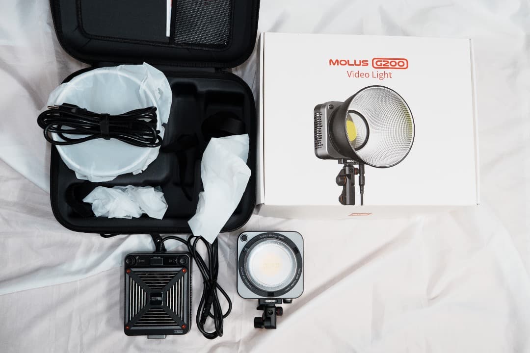 中古美品　ZHIYUN MOLUS G200 LED 200W　Bowens