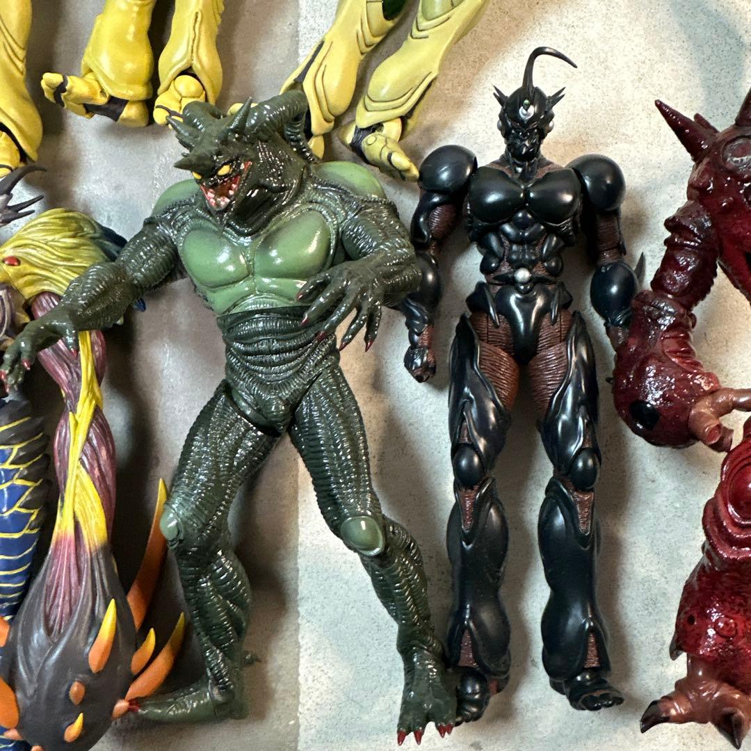 BIO FIGHTER WARS 強殖装甲ガイバー ソフビ ジャンク品