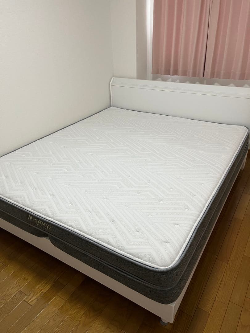 2024年購入 クイーンサイズ ベットフレーム+マットレス(ニトリ)