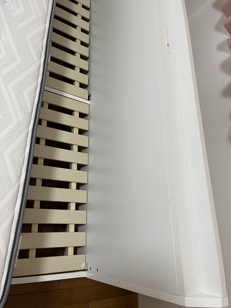 2024年購入 クイーンサイズ ベットフレーム+マットレス(ニトリ)