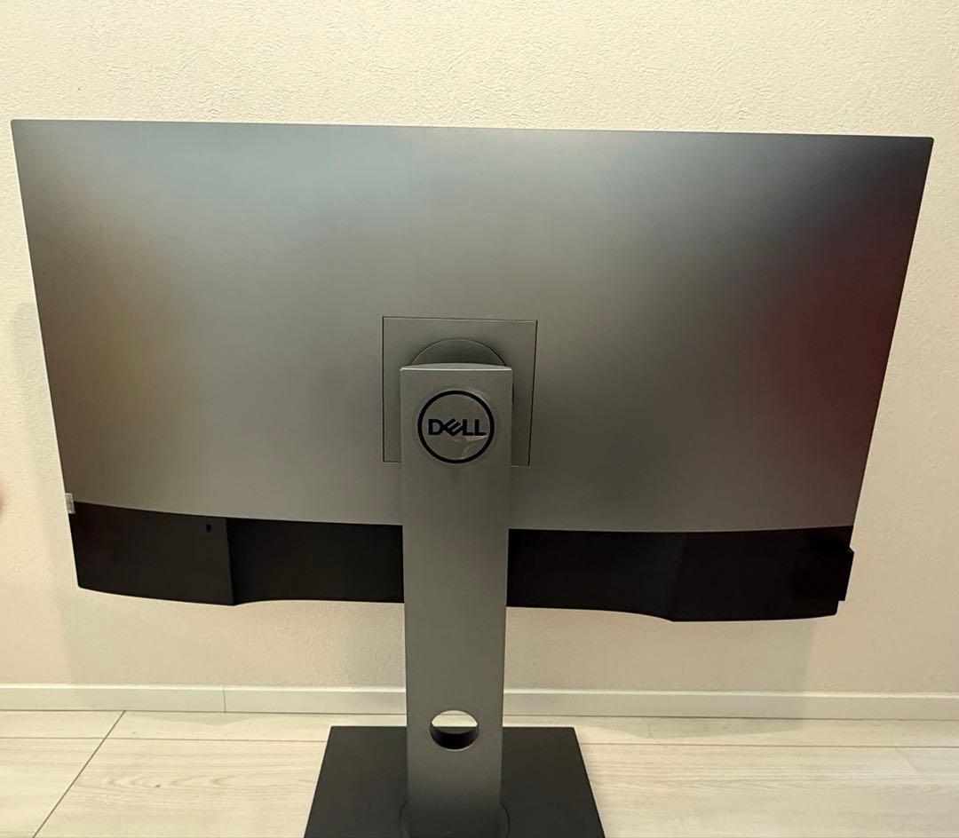 Dell 4Kモニタ U3219Q 31.5インチ