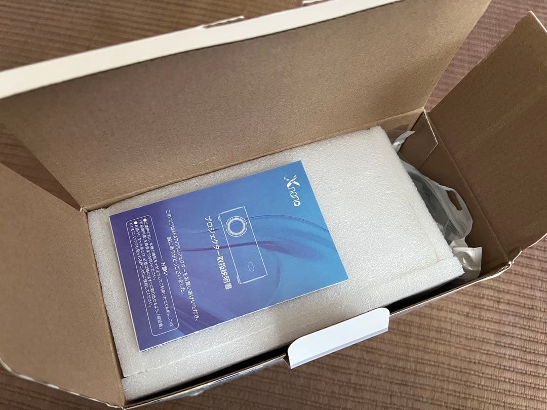 XNANO X6ATV スマートプロジェクター　小型　家庭用