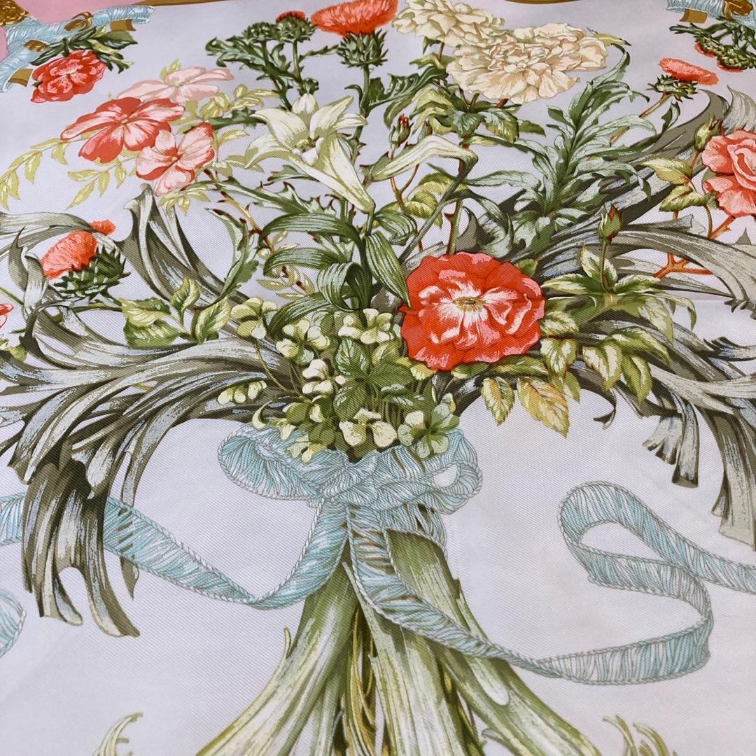 HERMES エルメス　女王陛下　カレ　REGINA ピンク　花束　フラワー　白