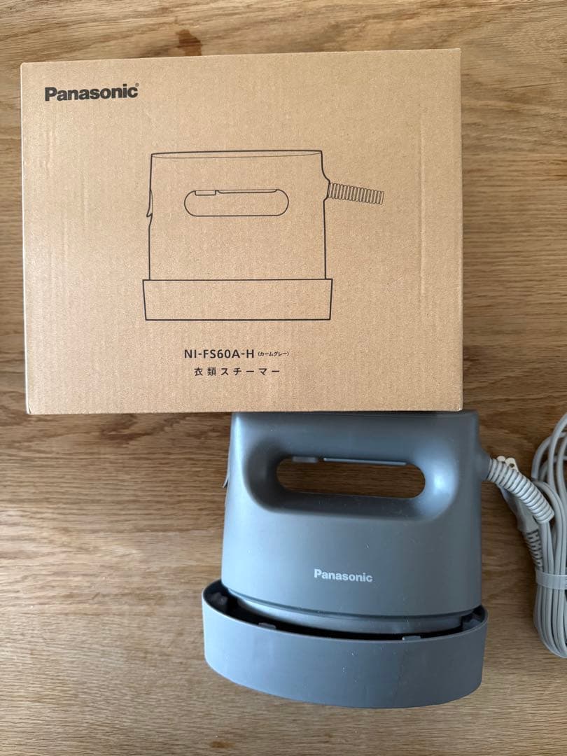 パナソニック　衣類スチーマー　グレー