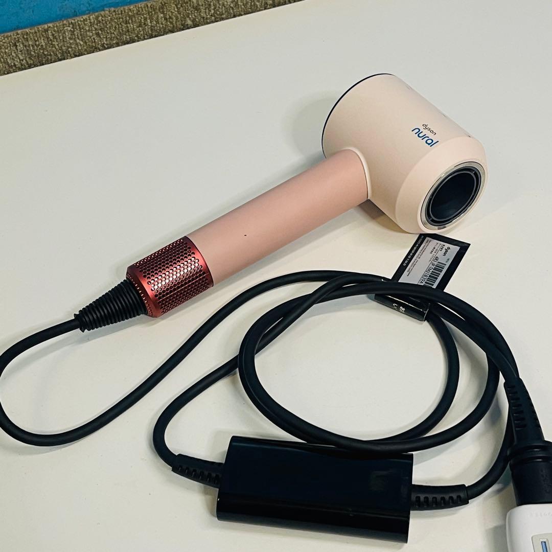 Dyson ヘアドライヤー HD16数量限定カラー さくらチェリー 。