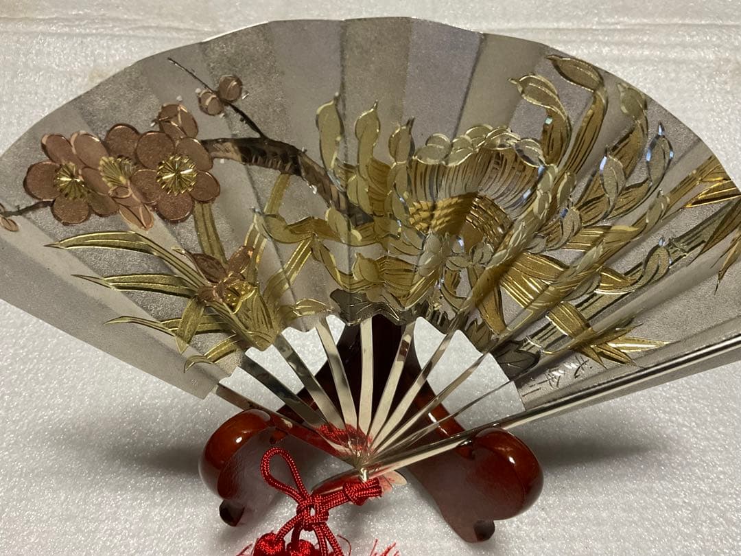銀製／扇の置物。【ケースは御座いませんのであしからず　お部屋のインテリアとして】