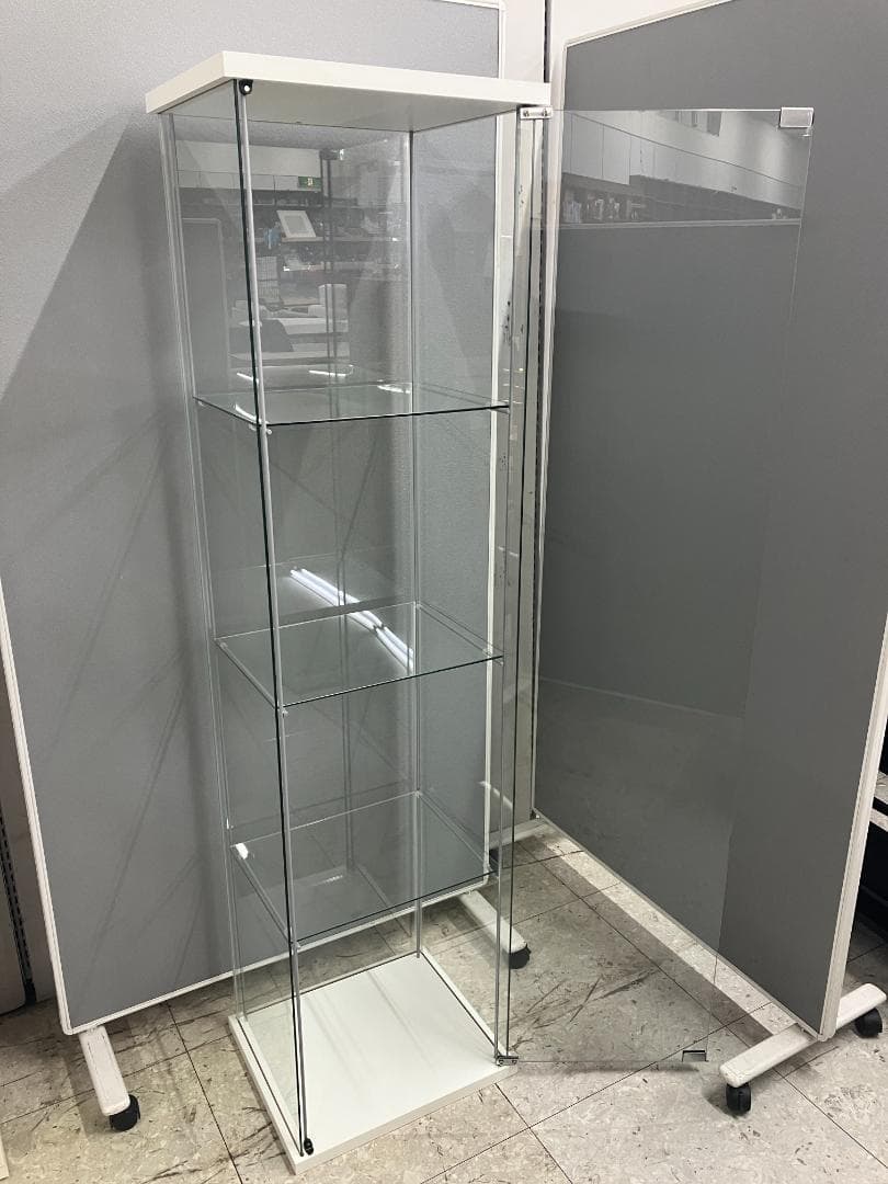 IKEA ガラスショーケース 飾り棚 DETOLF ホワイト②