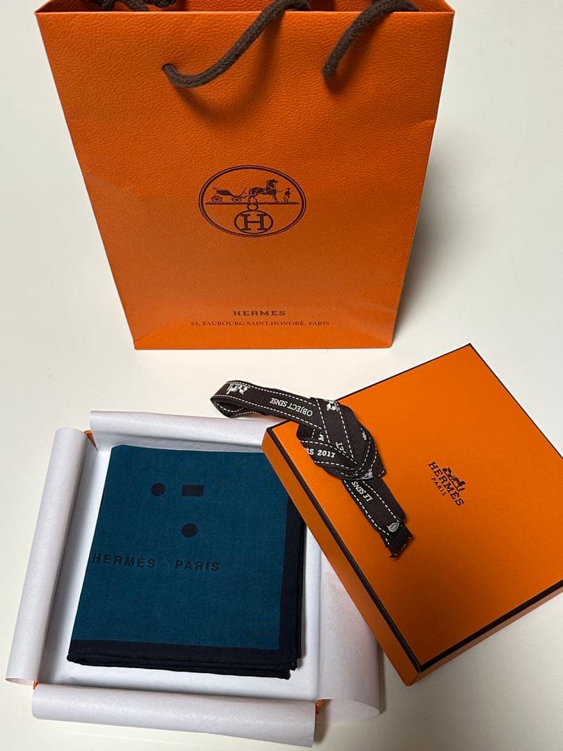 新品タグ付き HERMES 自転車デザイン ハンカチ 箱 ショッパー袋 リボン付