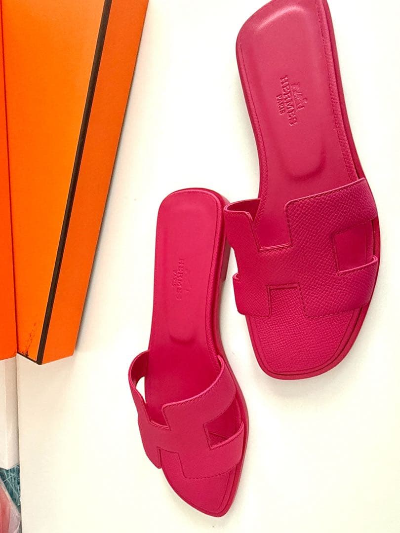 新品未使用エルメス、サンダル オラン、ローズショッキング