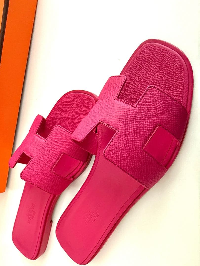 新品未使用エルメス、サンダル オラン、ローズショッキング