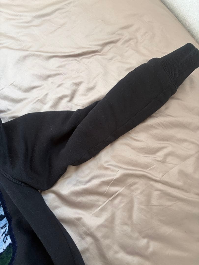 LOUIS VUITTON ブラック スウェット