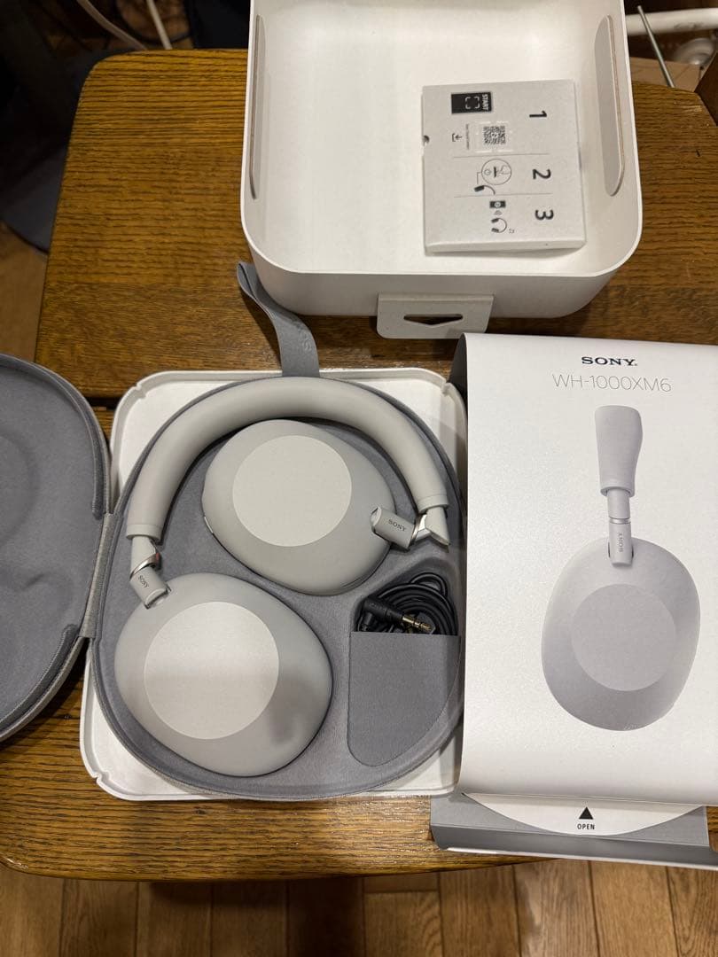 【ほぼ新品】Sony WH-1000MX6 プラチナシルバー