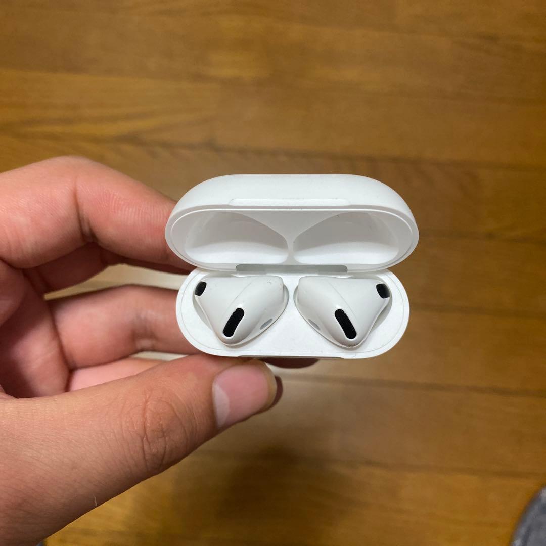 AirPods4 ノイズキャンセリング機能搭載　本革ケース付き