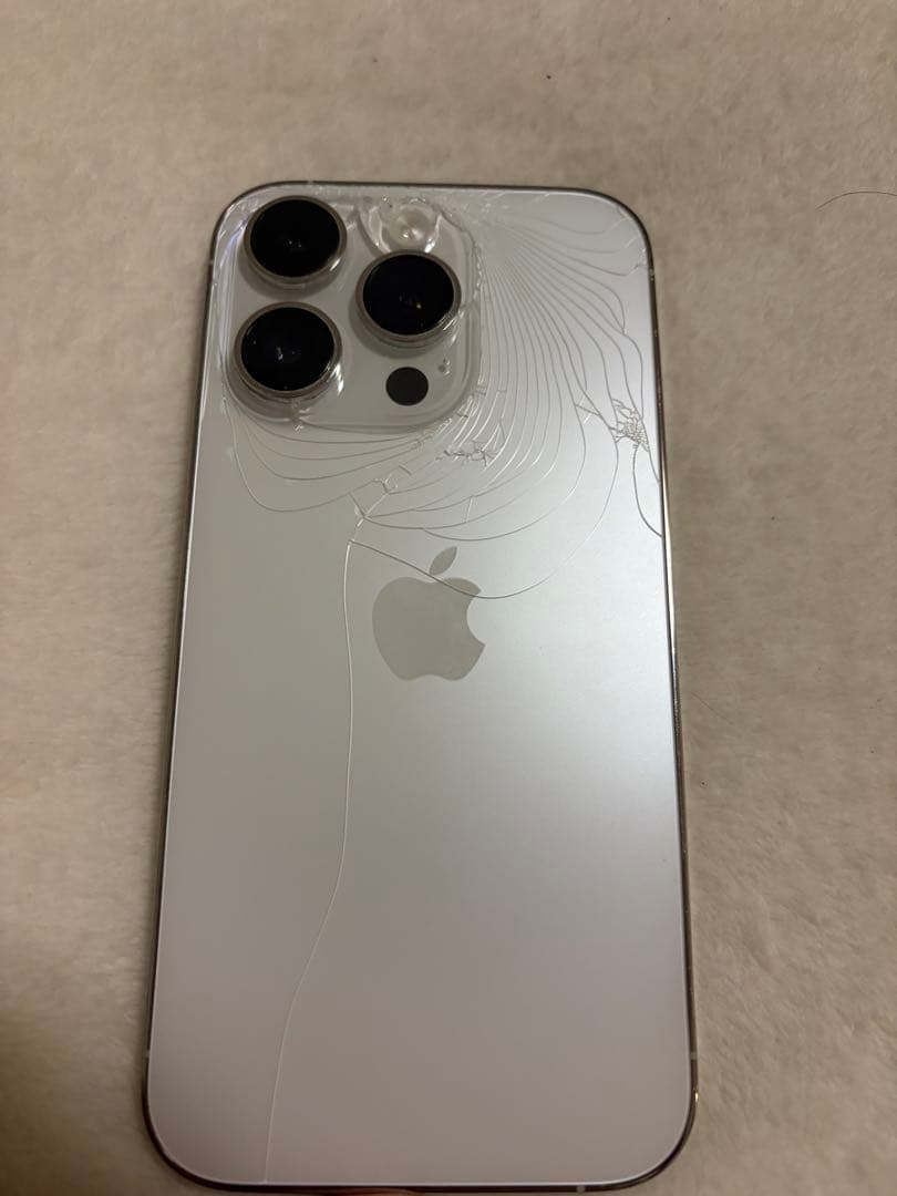 Apple iPhone 14 Pro シルバー 本体(背面割れあり)