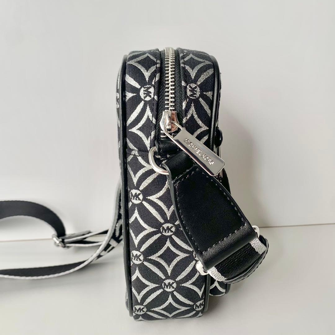 【マイケルコース】ショルダーバッグ　クロスボディバッグ　ブラック　黒　新品未使用