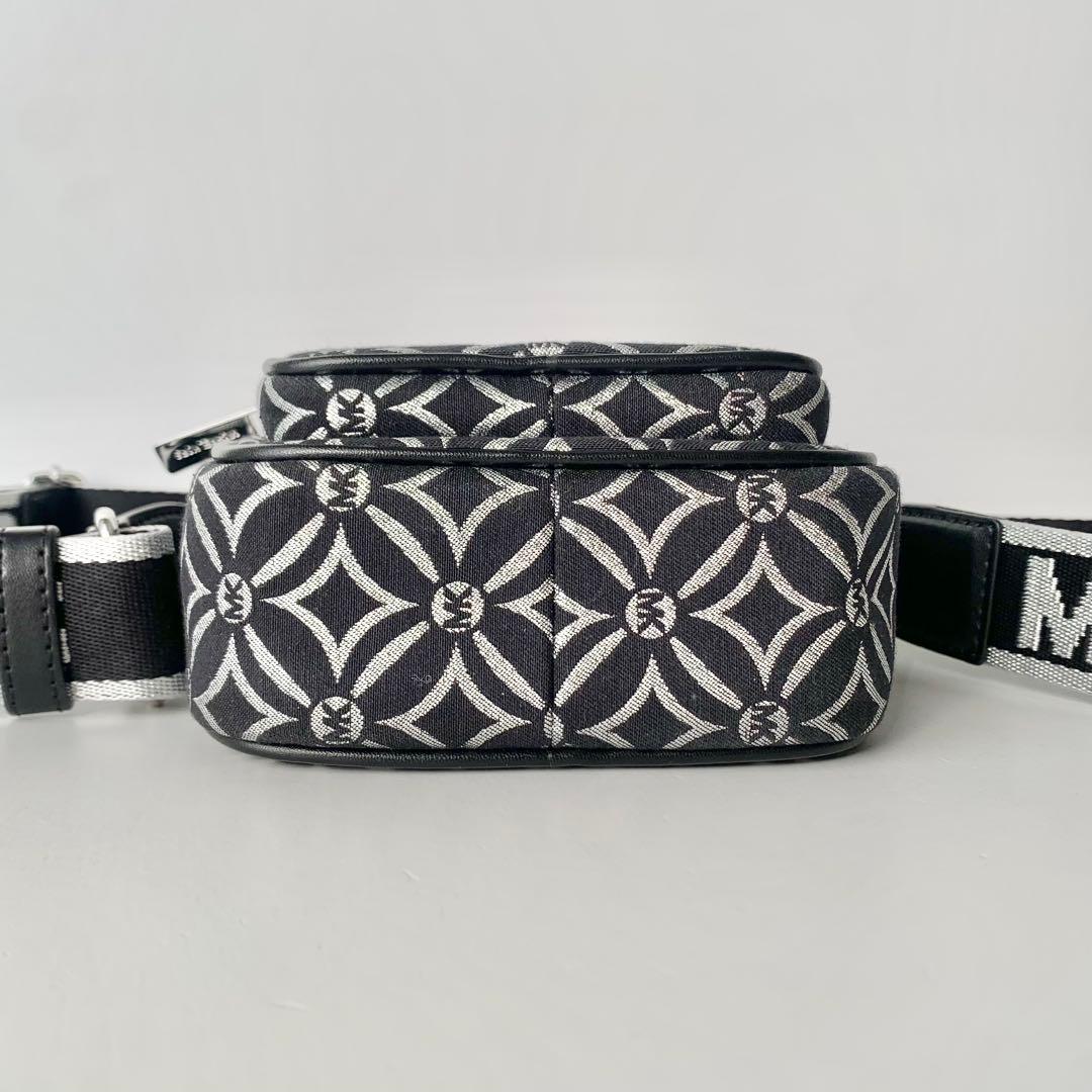 【マイケルコース】ショルダーバッグ　クロスボディバッグ　ブラック　黒　新品未使用