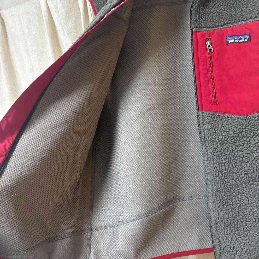 パタゴニア　レトロXベスト　グレー×エンジ　好配色