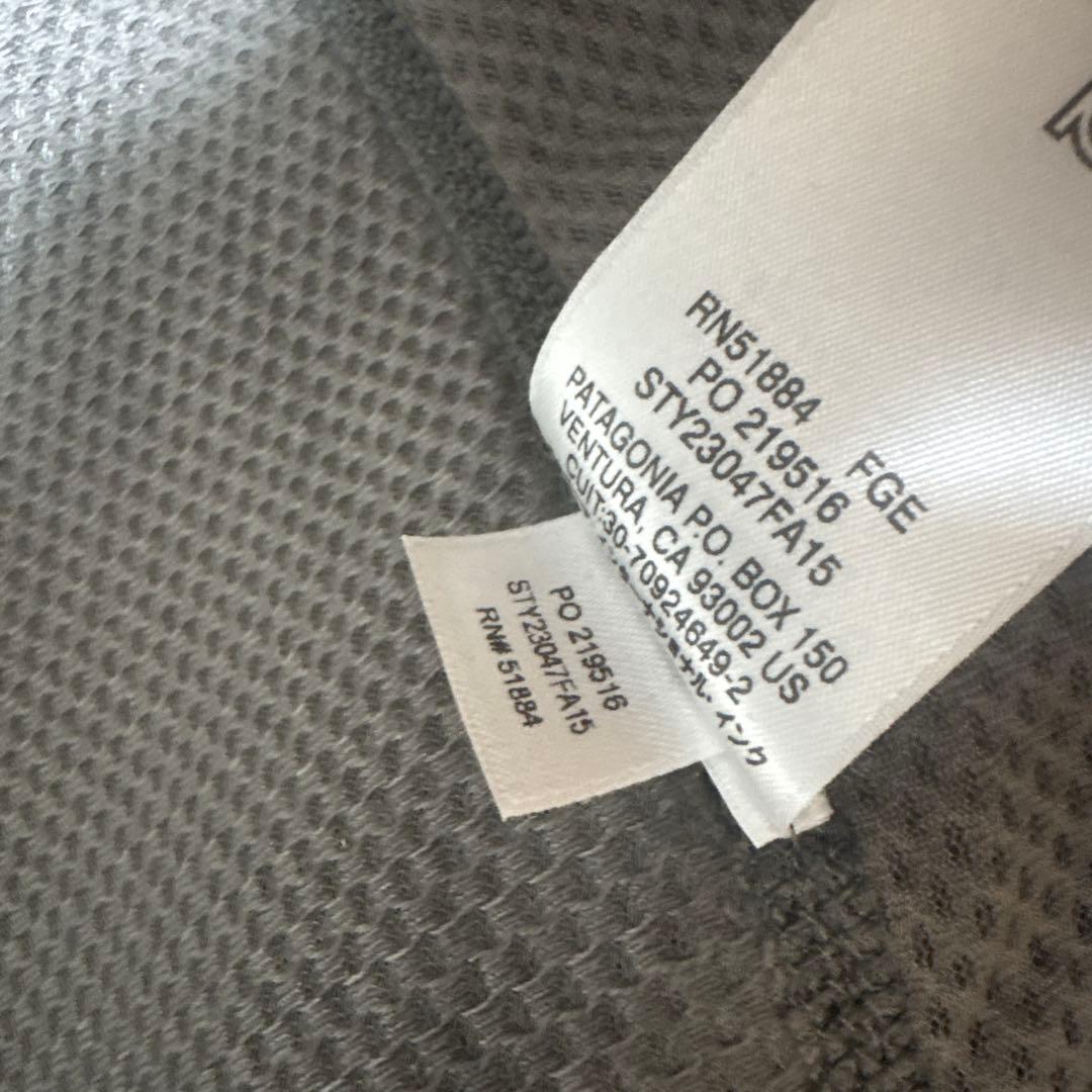 パタゴニア　レトロXベスト　グレー×エンジ　好配色