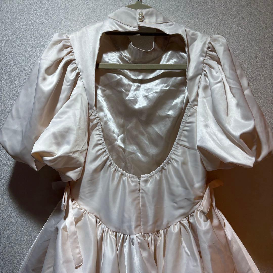 お値下げ不可treat ürself サテンバルーンぺプラムミニワンピース