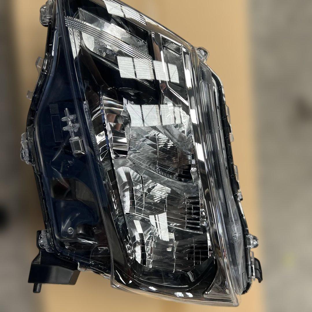 左ヘッドライト