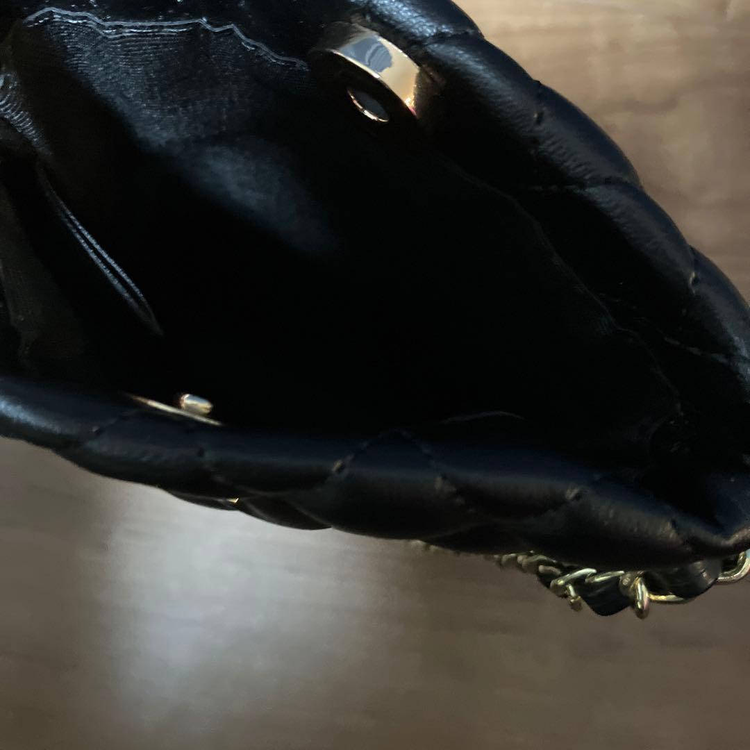 シャネル　ノベルティ　チェーンスマホショルダー