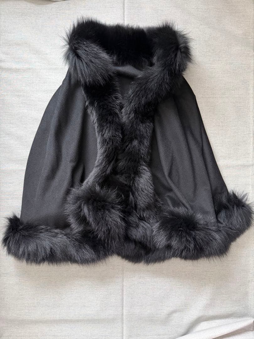 SAGA FURS カシミヤ100%　ブルーフォックス　ポンチョ