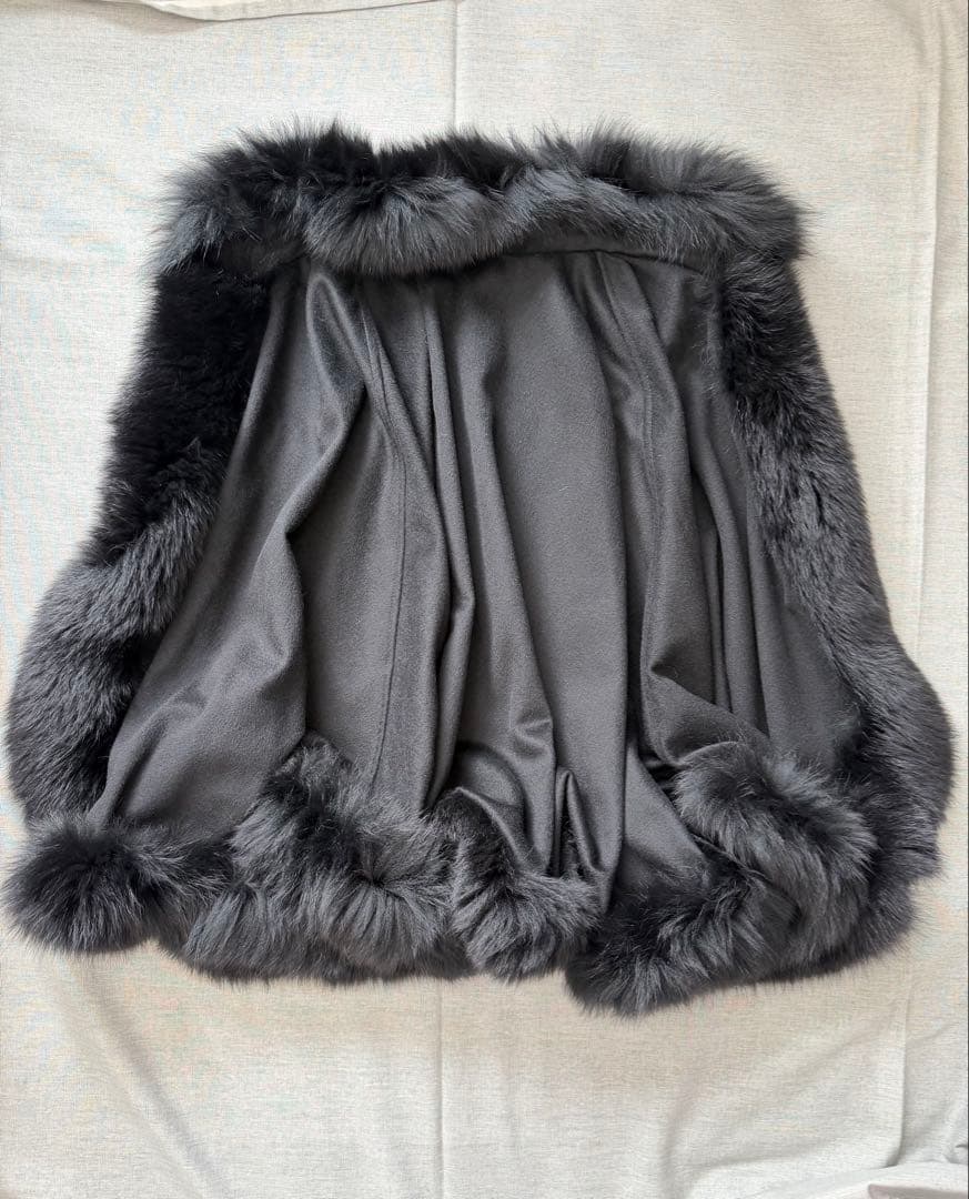 SAGA FURS カシミヤ100%　ブルーフォックス　ポンチョ