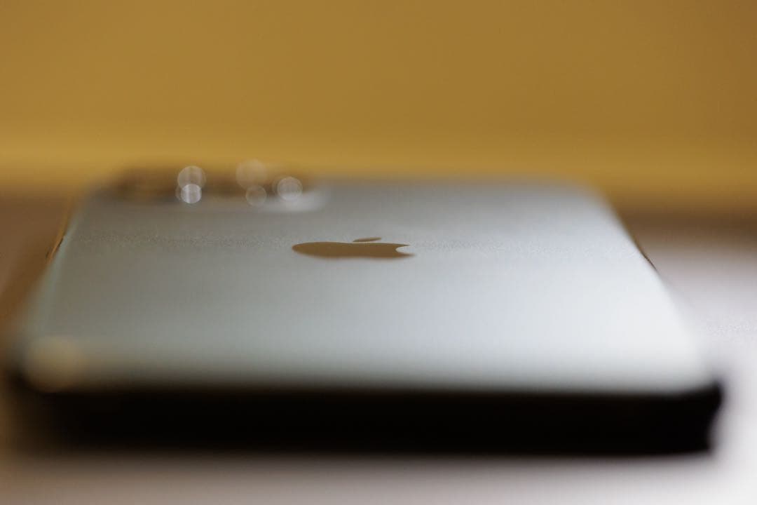 【極希少】iPhone 11 Pro 512GB 海外版 シャッター音なし