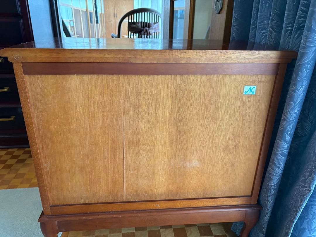 木製ダークブラウンキャビネット（訳あり）