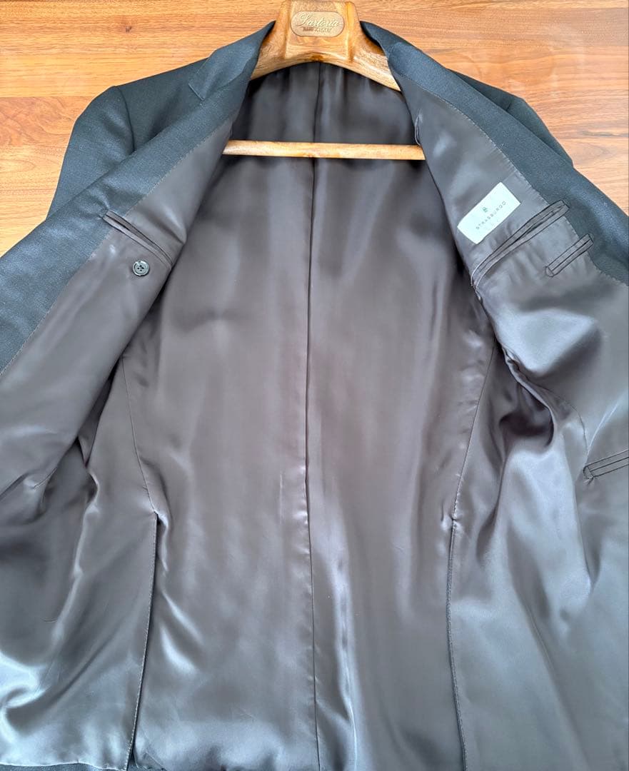 美品 STRASBURGO ストラスブルゴ スーツ　50 チャコール