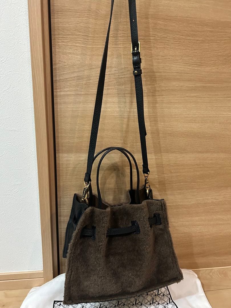 VIOLA d'ORO ヴィオラドーロ ショルダーバッグ ブラウン ファー