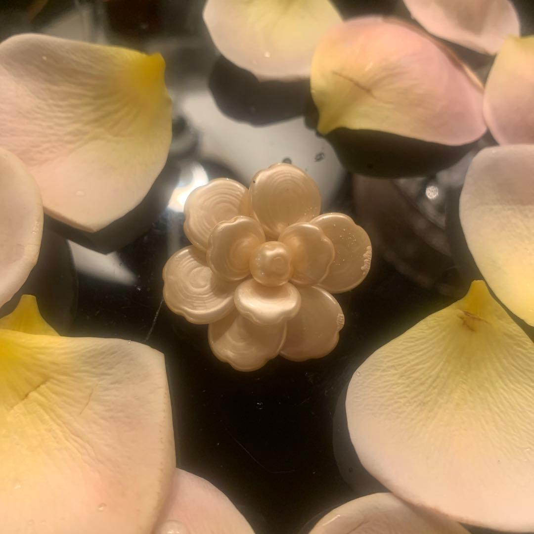 CHANEL カメリア ペンダントトップ　パール