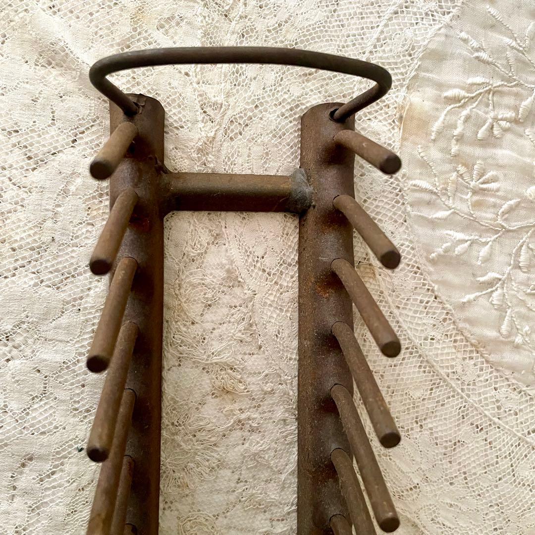 アイアン製ディッシュラック　皿立て　プレートホルダー　フランスアンティーク