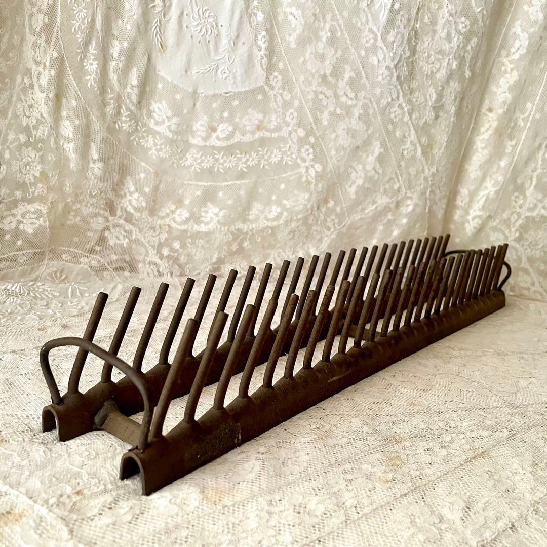 アイアン製ディッシュラック　皿立て　プレートホルダー　フランスアンティーク