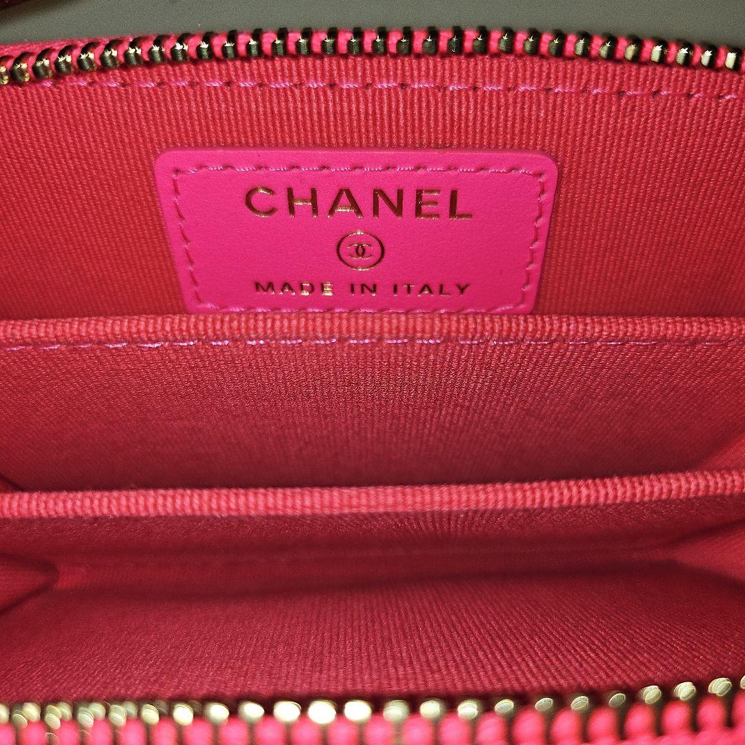 CHANELボーイシャネル　ネオンピンク 　キルティング エナメル　ケース