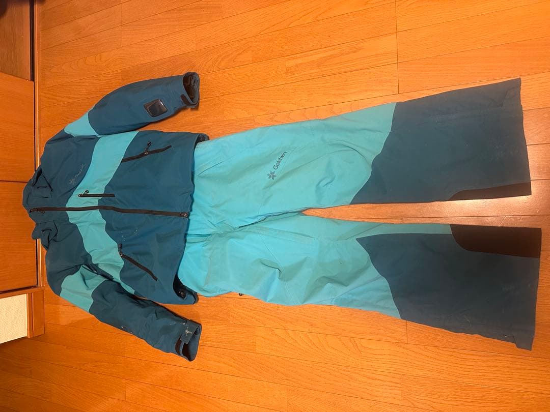 GOLDWINスキーウェア