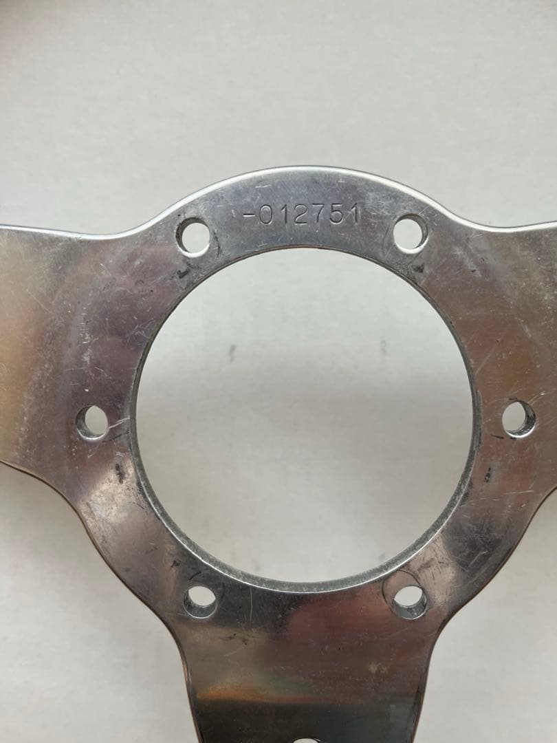 ナルディ　ウッドステアリング　33φ