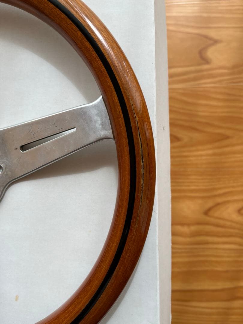 ナルディ　ウッドステアリング　33φ