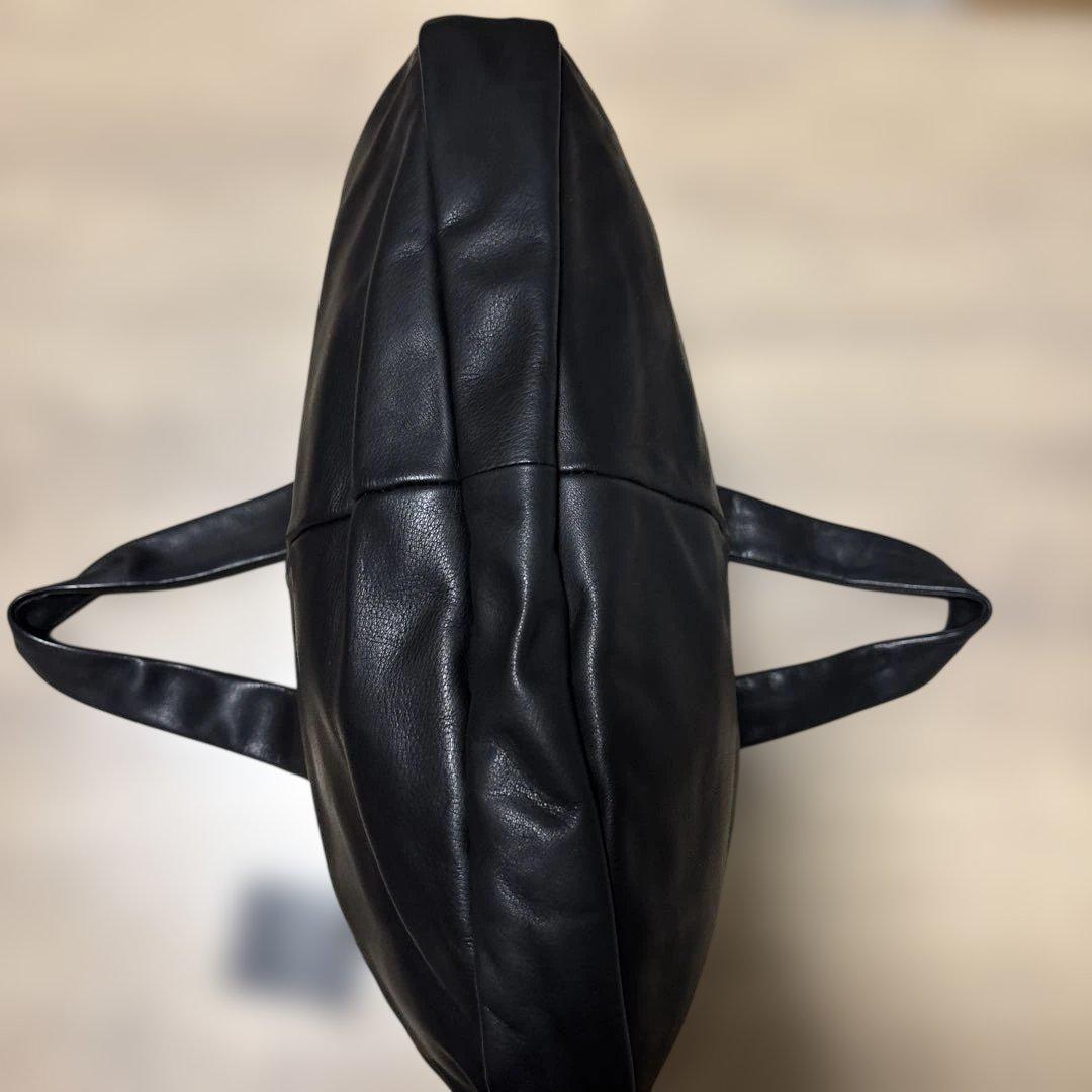 むんてま　カワカワ黒レザーオーバル型バッグ　おまけ付き