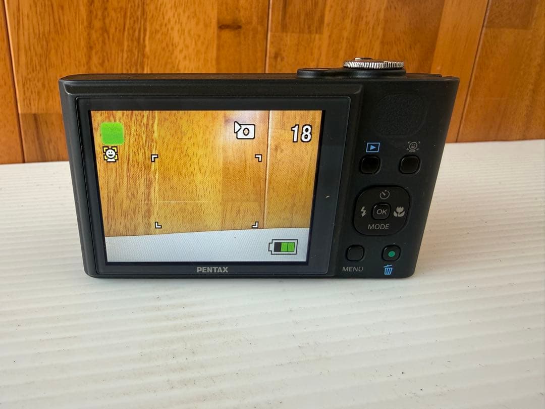 PENTAX OptioブラックRZ18デジカメ(a42)